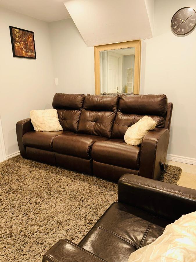 מיסיסאוגה Deluxe Double Room Ii- Hazel Stays מראה חיצוני תמונה