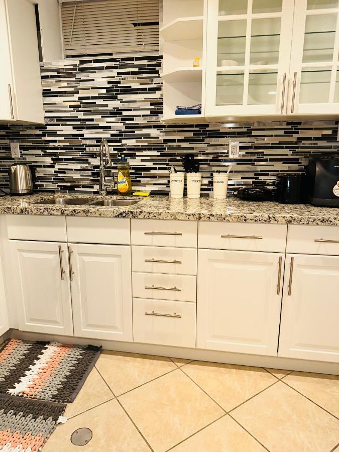 מיסיסאוגה Deluxe Double Room Ii- Hazel Stays מראה חיצוני תמונה